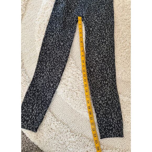 SPANX Look At Me Now seamless leggings women's size large - Picture 4 of 5